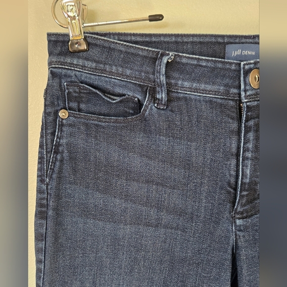 J. Jill Dark Wash Skinnies Size 6 - Picture 3 of 4